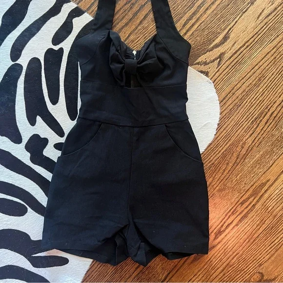 Betty Paige Black Halter Romper with Pockets - Picture 2 of 7